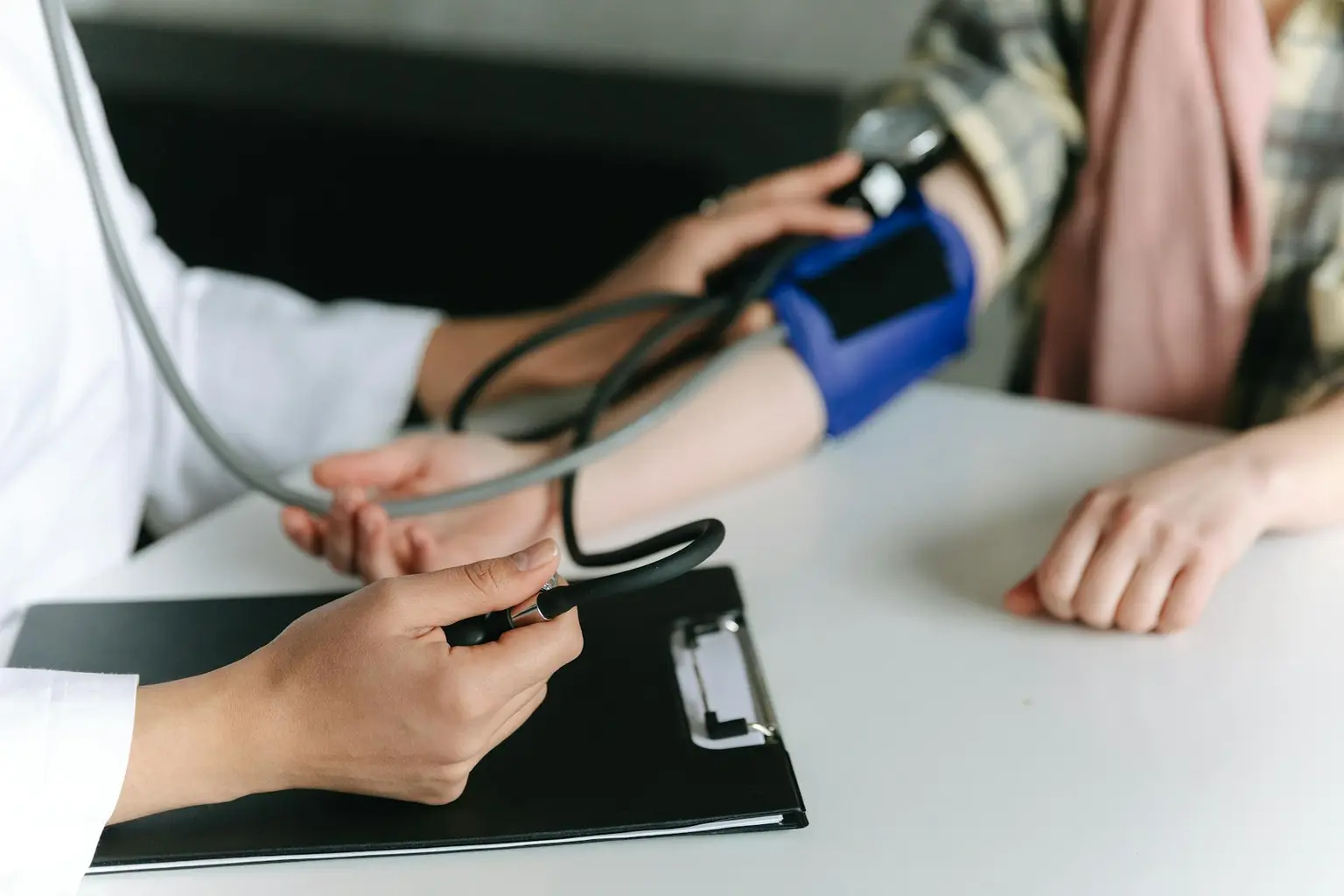 Cuándo considerar cambios en el estilo de vida para la hipertensión